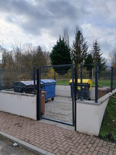 Mülltonneneinhausung